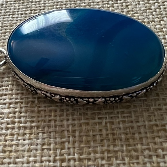 New Blue Botswana Agate Stone Silver Overlay Pendant w Decorative Bezel - Picture 4 of 6